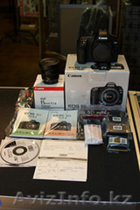 Canon EOS 5D Mark II With Lens